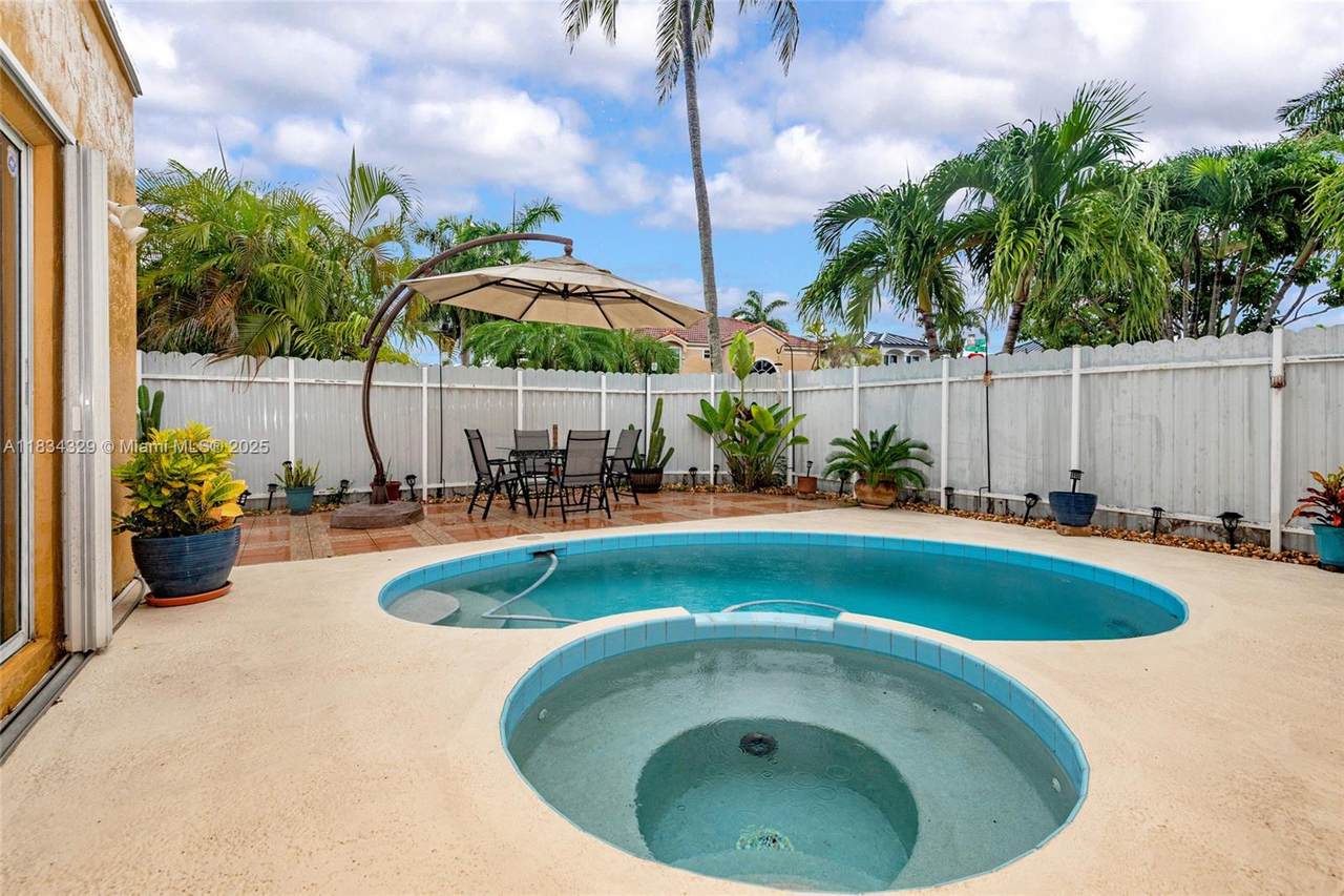 https://bt-photos.global.ssl.fastly.net/miami/1280_boomver_1_A11834329-2.jpg