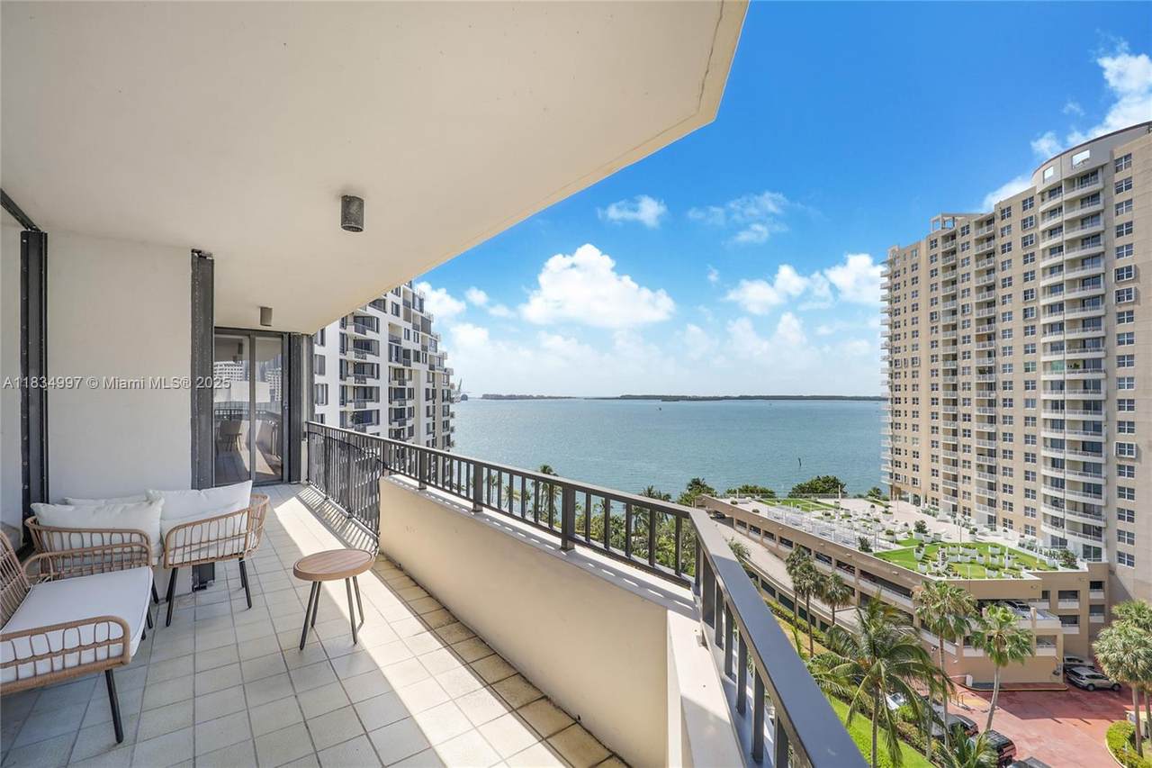 520 Brickell Key Dr - Photo 1