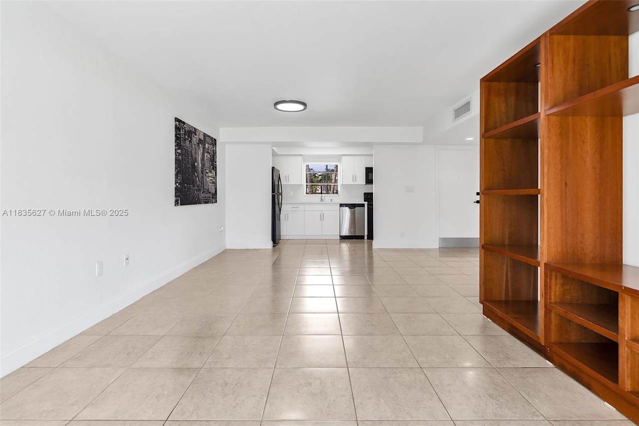 7304 82nd St - Photo 1