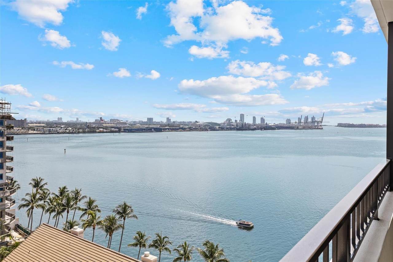 520 Brickell Key Dr - Photo 1