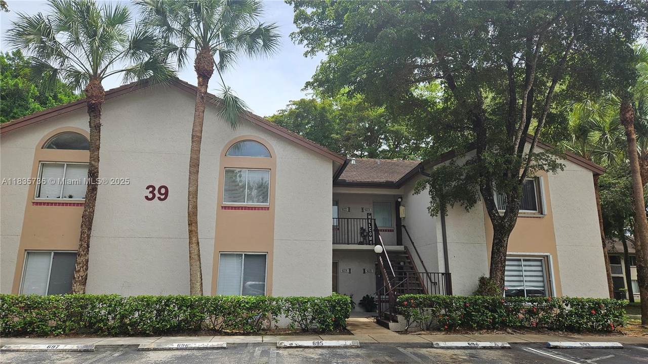 9277 138th Pl - Photo 1