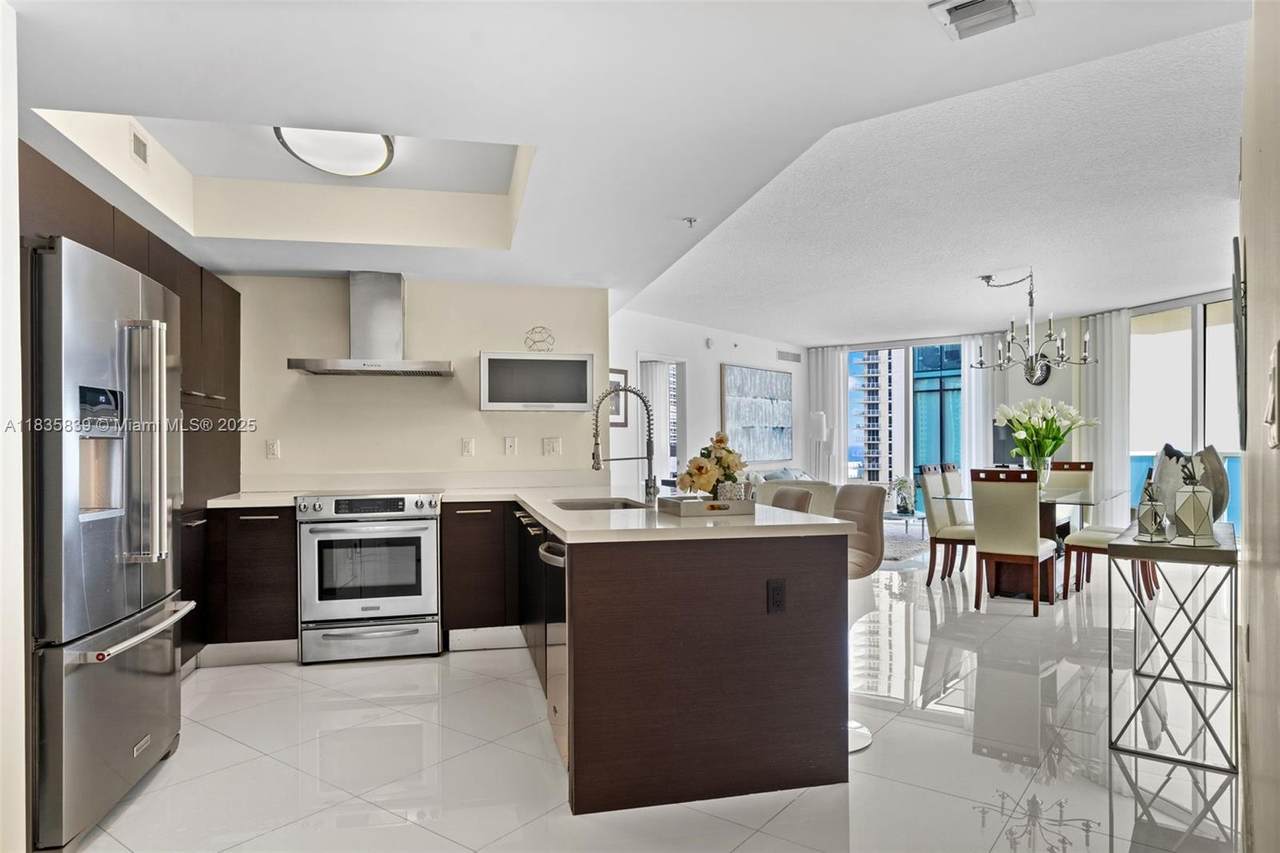 https://bt-photos.global.ssl.fastly.net/miami/1280_boomver_1_A11835839-2.jpg