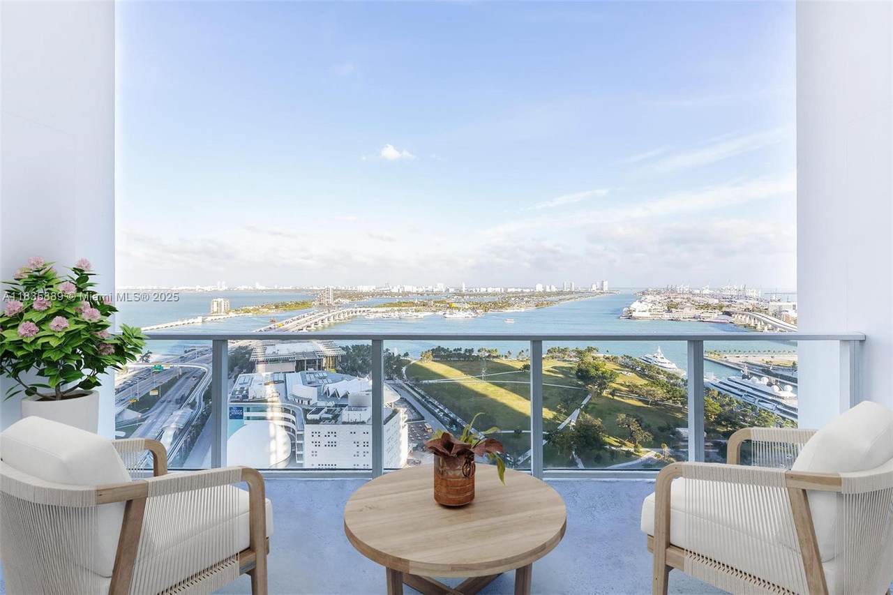1040 Biscayne Blvd - Photo 1