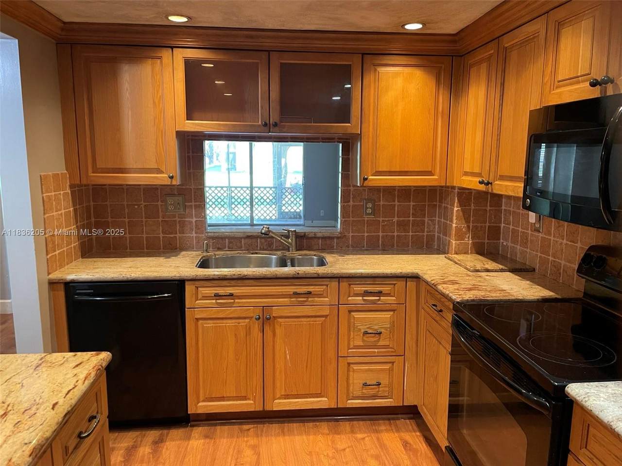 8735 Ramblewood Dr - Photo 1