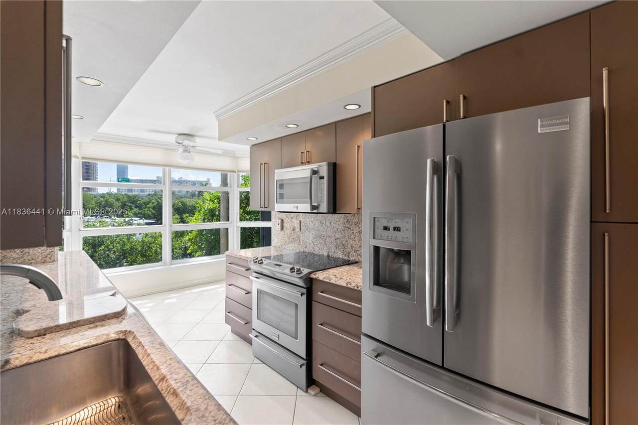 3500 Mystic Pointe Dr - Photo 1