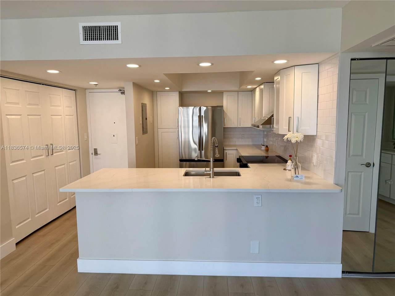 https://bt-photos.global.ssl.fastly.net/miami/1280_boomver_1_A11836574-2.jpg