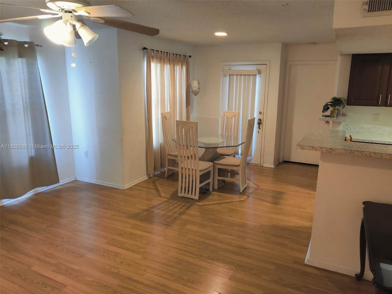 https://bt-photos.global.ssl.fastly.net/miami/1280_boomver_1_A11836580-2.jpg