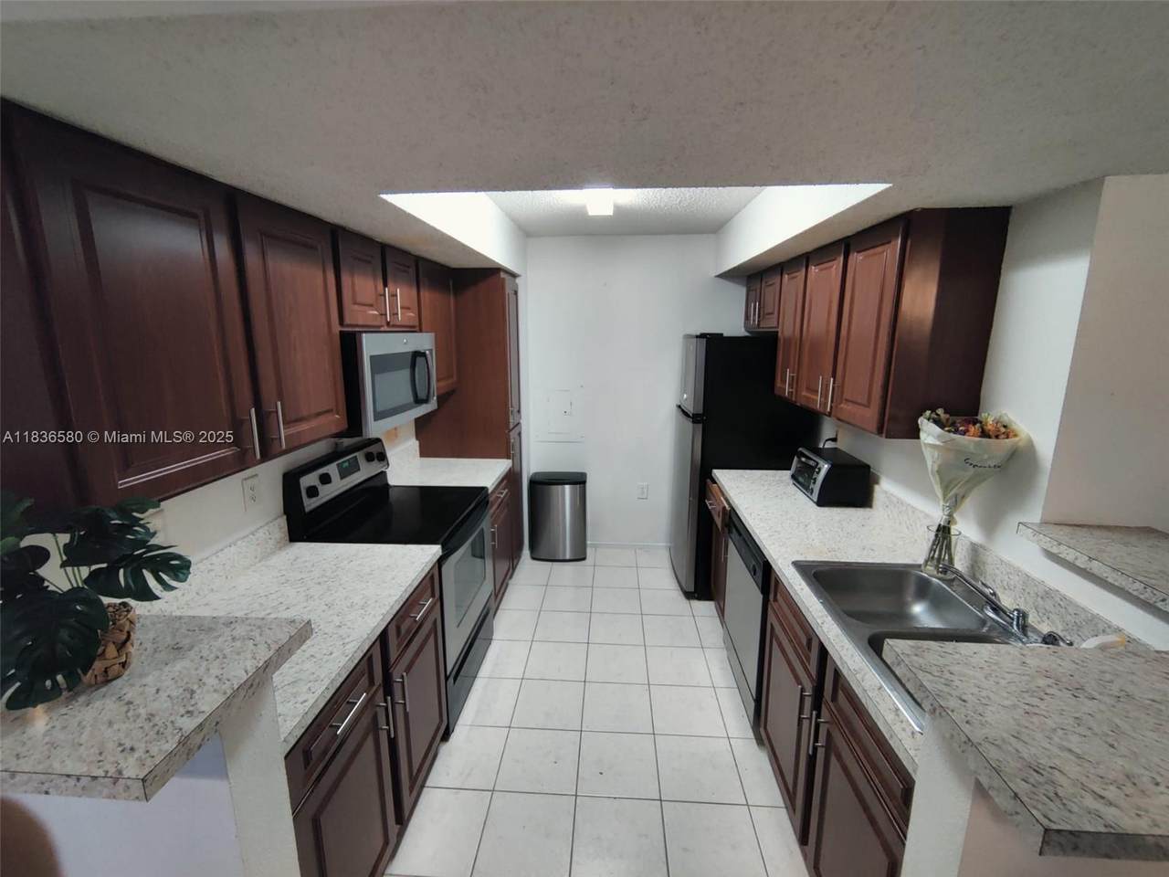 https://bt-photos.global.ssl.fastly.net/miami/1280_boomver_1_A11836580-2.jpg