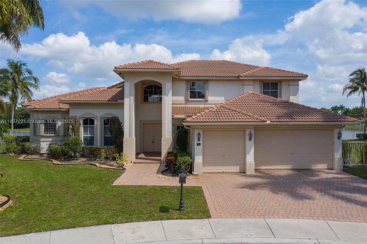 934 Gulfstream Ct - Photo 1