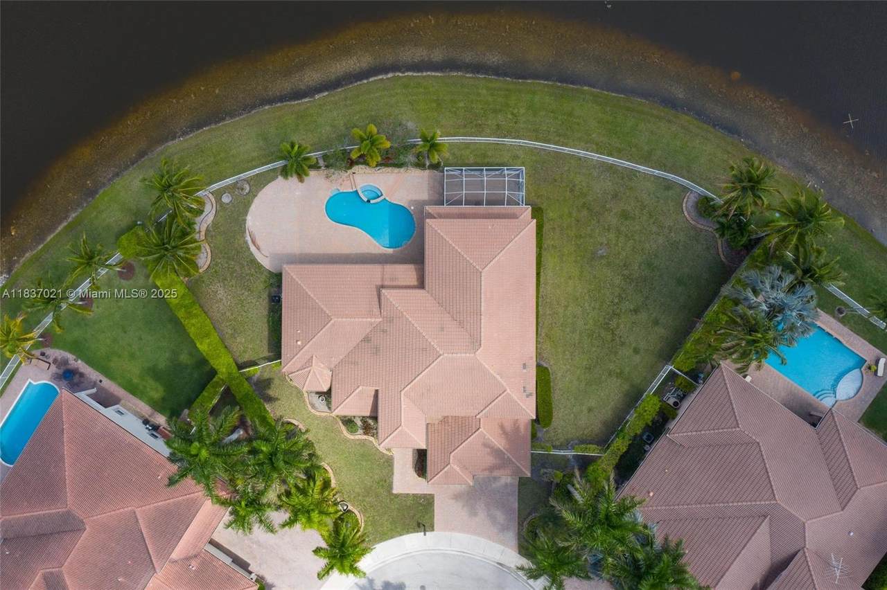 https://bt-photos.global.ssl.fastly.net/miami/1280_boomver_1_A11837021-2.jpg