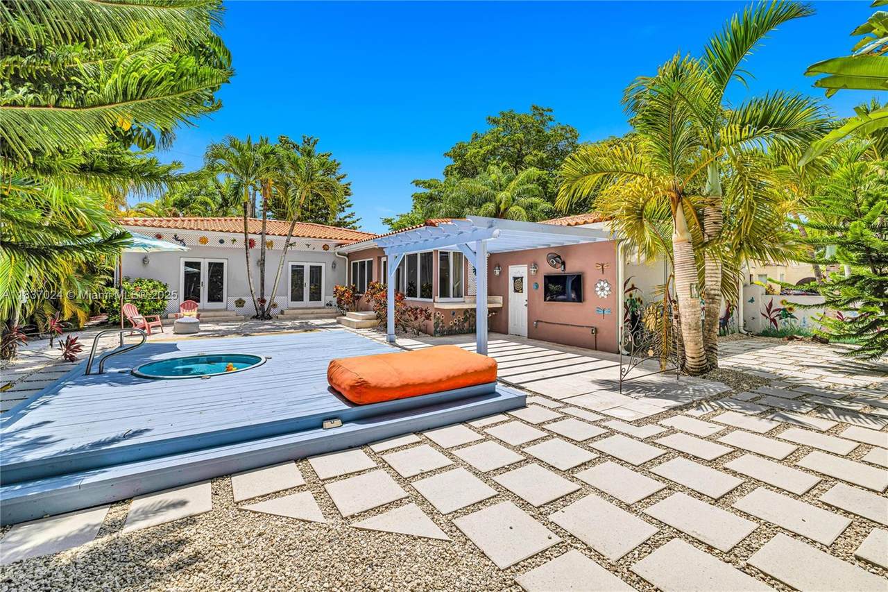 https://bt-photos.global.ssl.fastly.net/miami/1280_boomver_1_A11837024-2.jpg