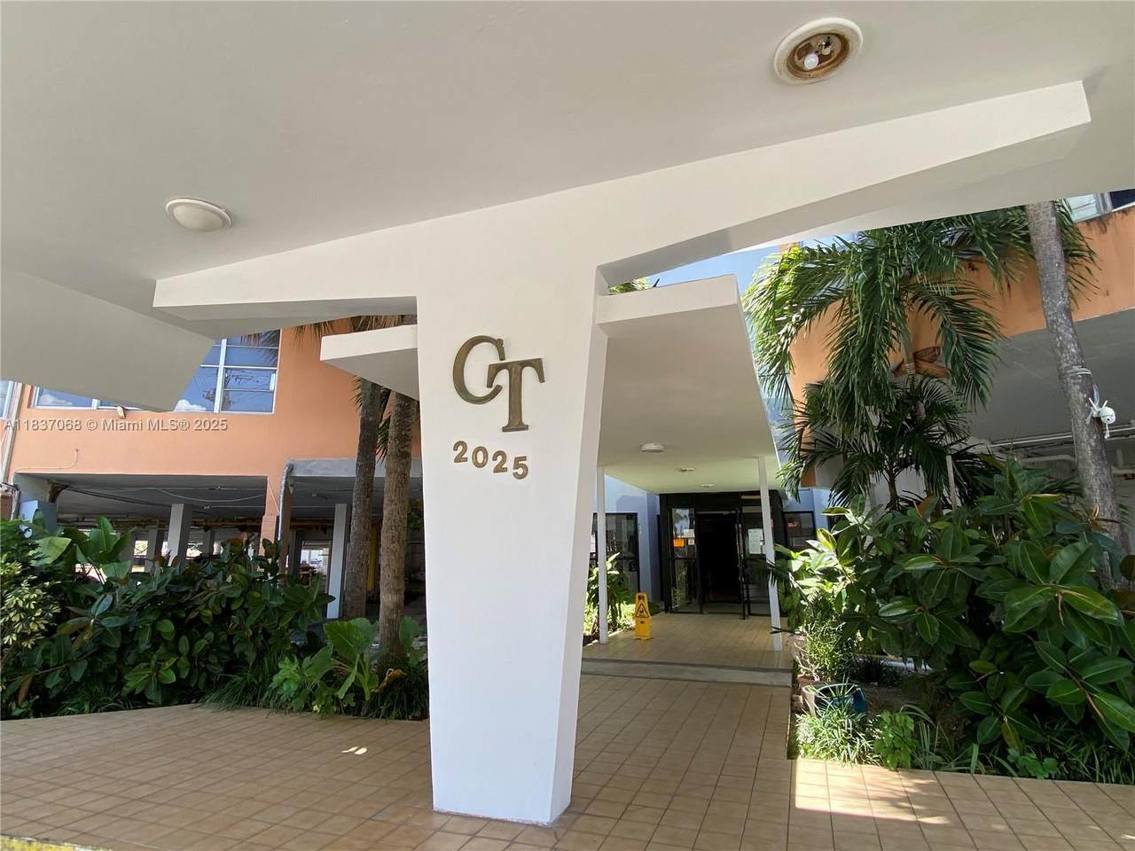 https://bt-photos.global.ssl.fastly.net/miami/1280_boomver_1_A11837068-2.jpg