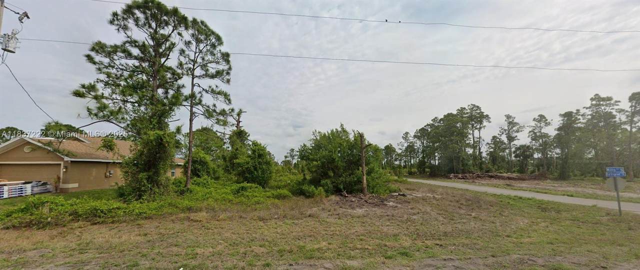 1127 Eclipse St - Photo 1