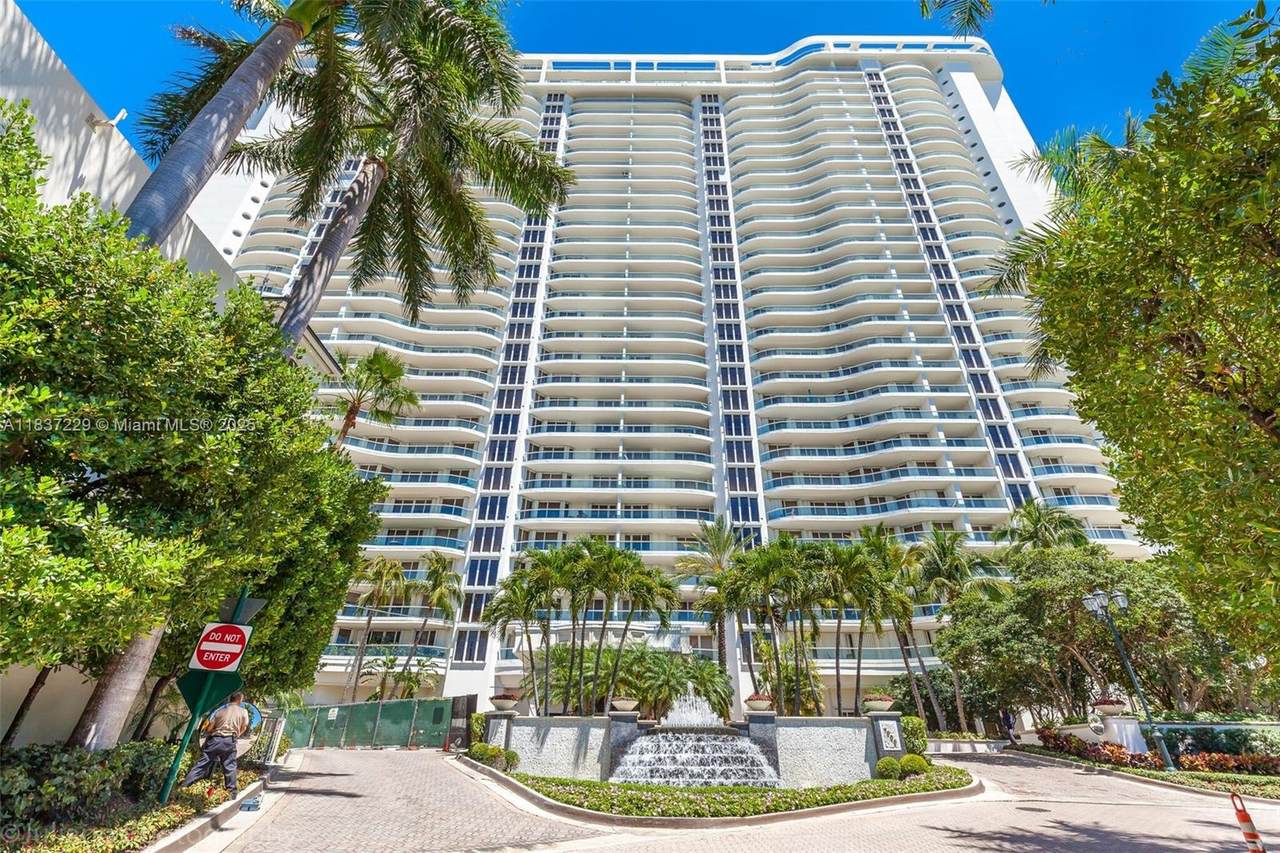 7000 Island Blvd - Photo 1