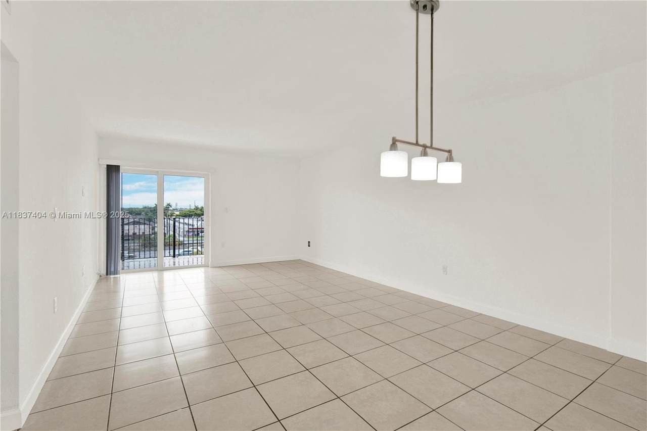 1990 56th St - Photo 1