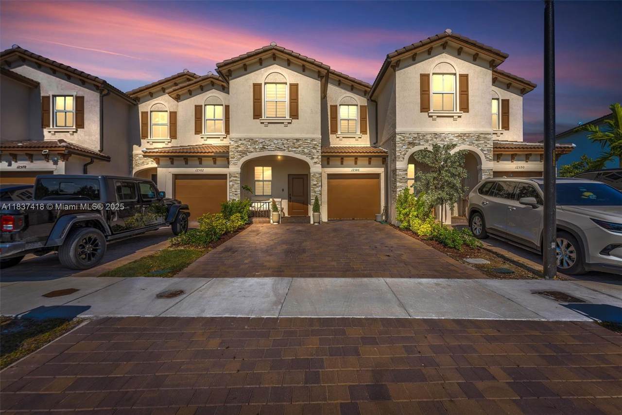 12586 22nd Pl - Photo 1