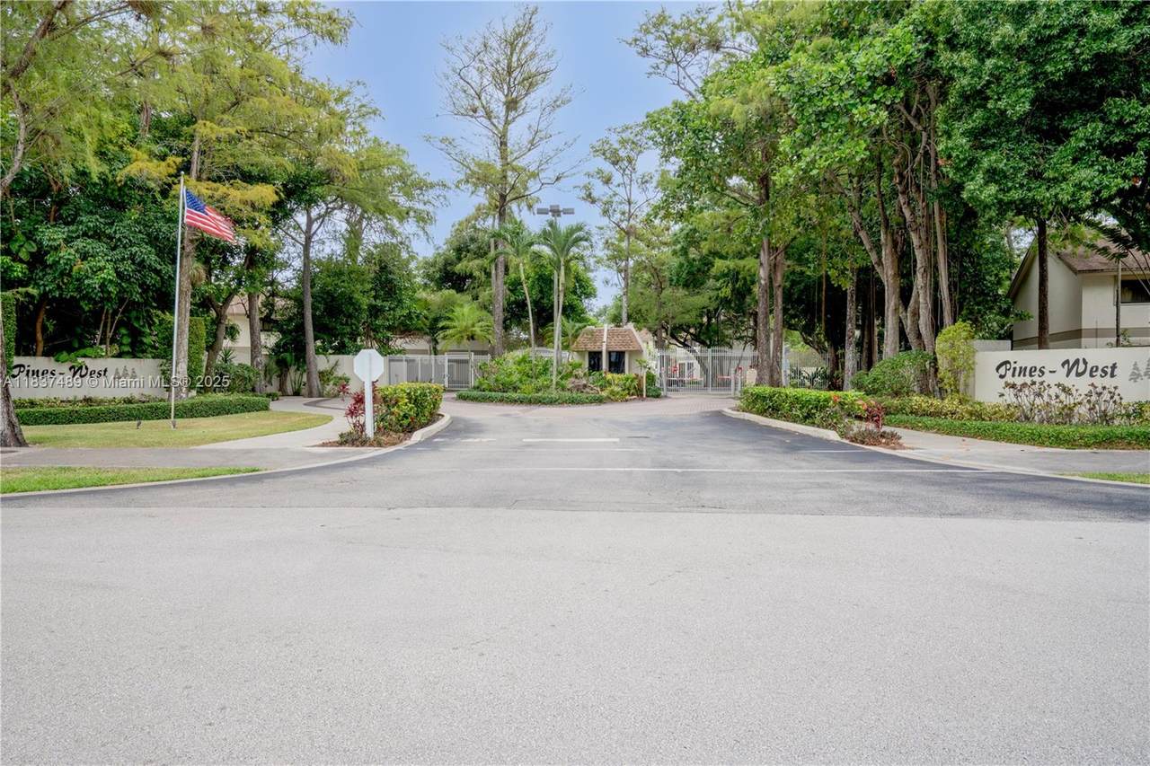 3024 Oakland Forest Dr - Photo 1