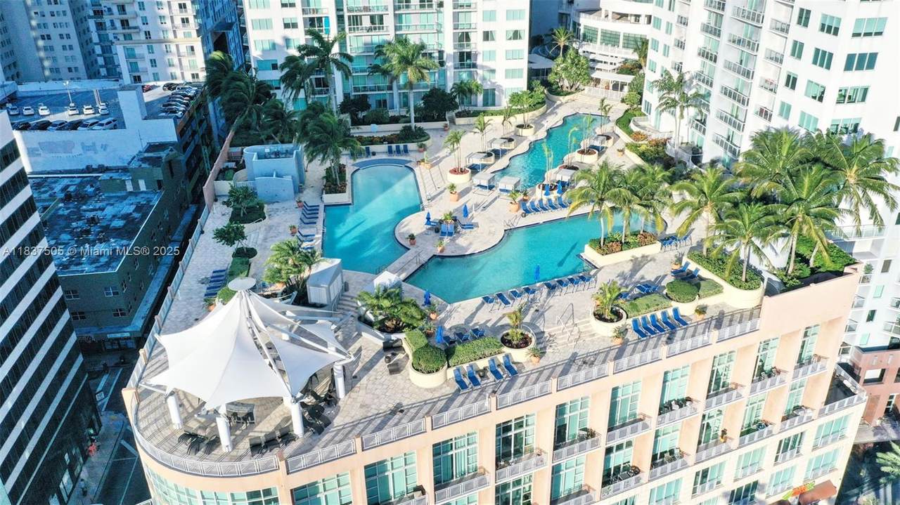 244 Biscayne Blvd - Photo 1