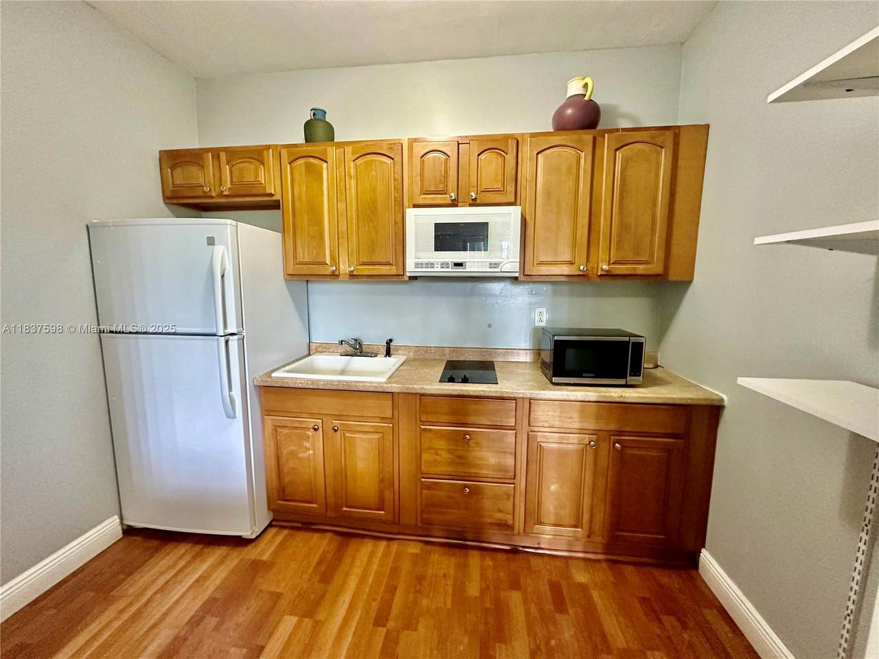 26 Diplomat Pkwy - Photo 1