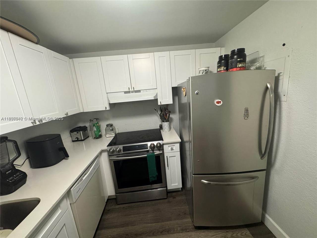 4235 University Dr - Photo 1