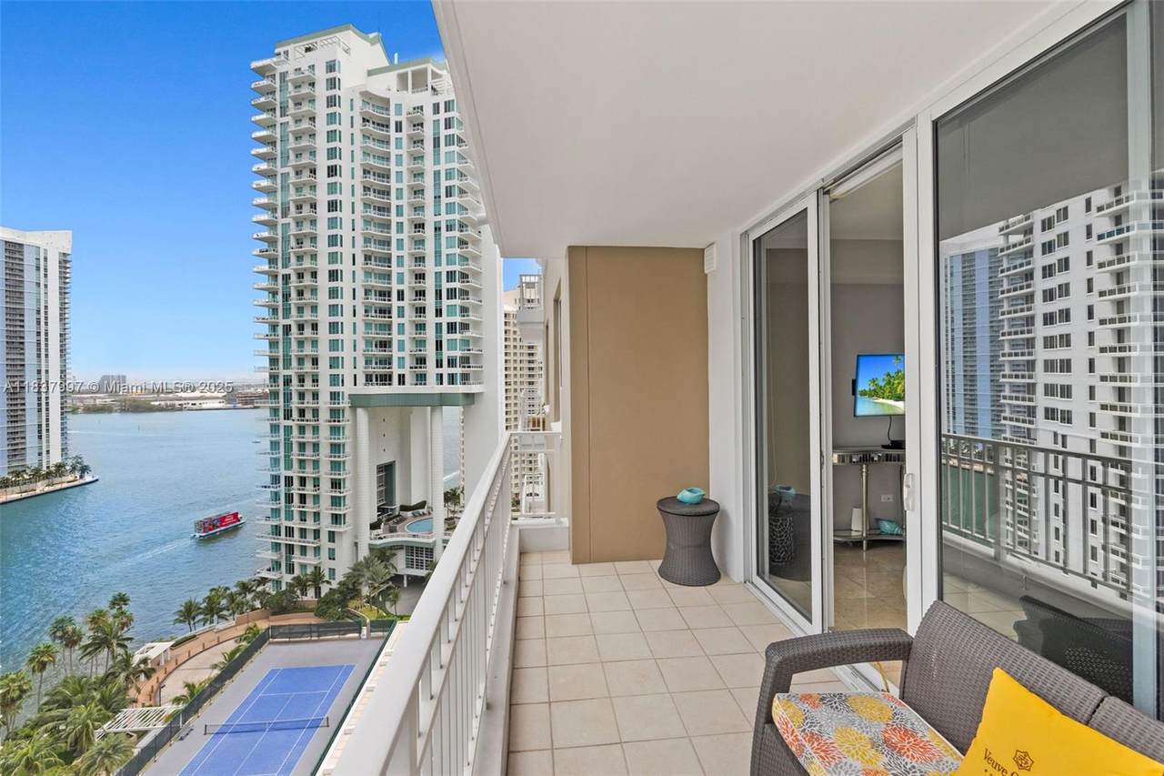 801 Brickell Key Blvd - Photo 1