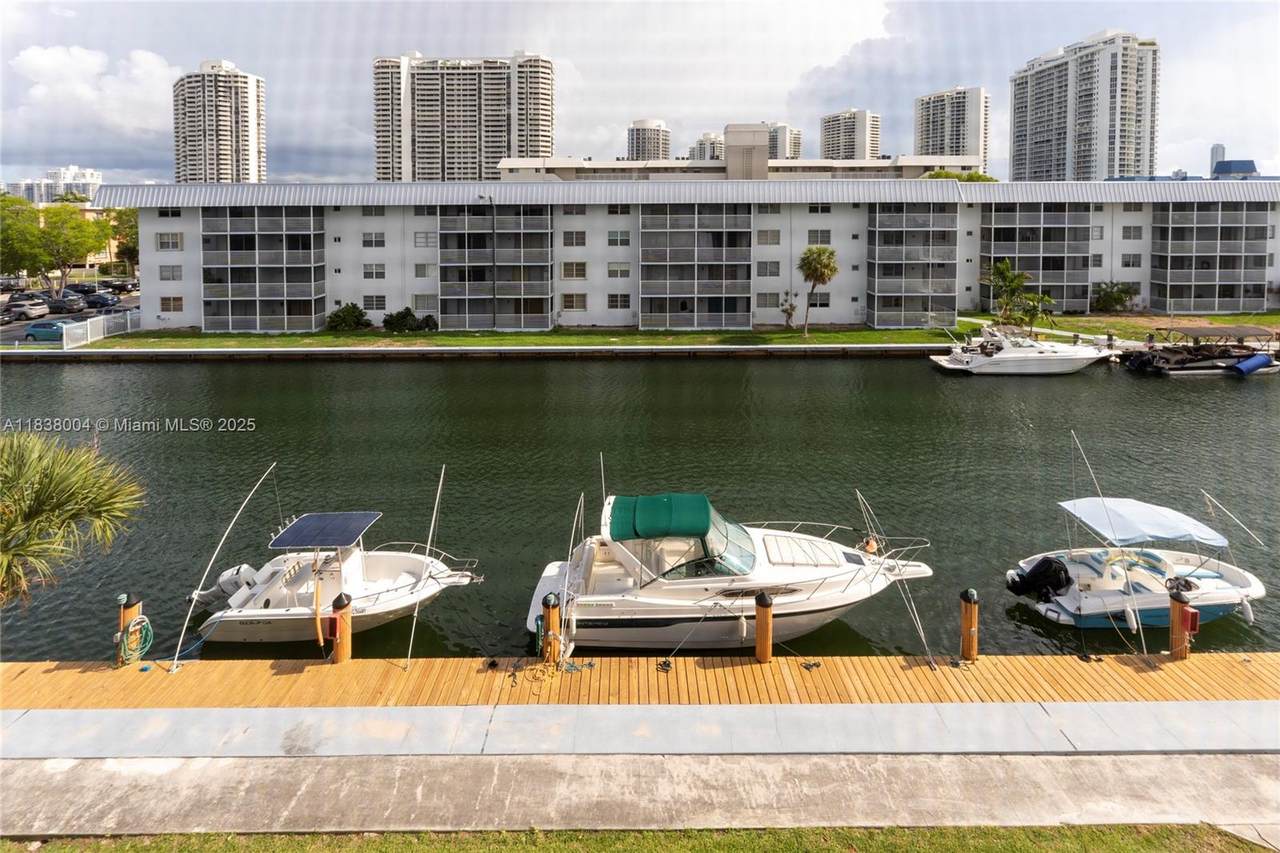 https://bt-photos.global.ssl.fastly.net/miami/1280_boomver_1_A11838004-2.jpg