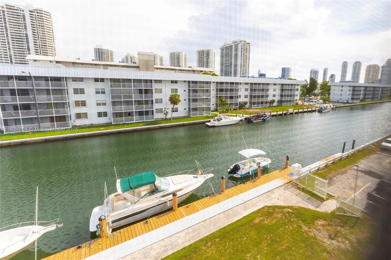 https://bt-photos.global.ssl.fastly.net/miami/1280_boomver_1_A11838004-2.jpg