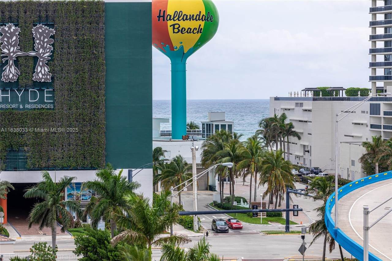 4010 Ocean Dr - Photo 1