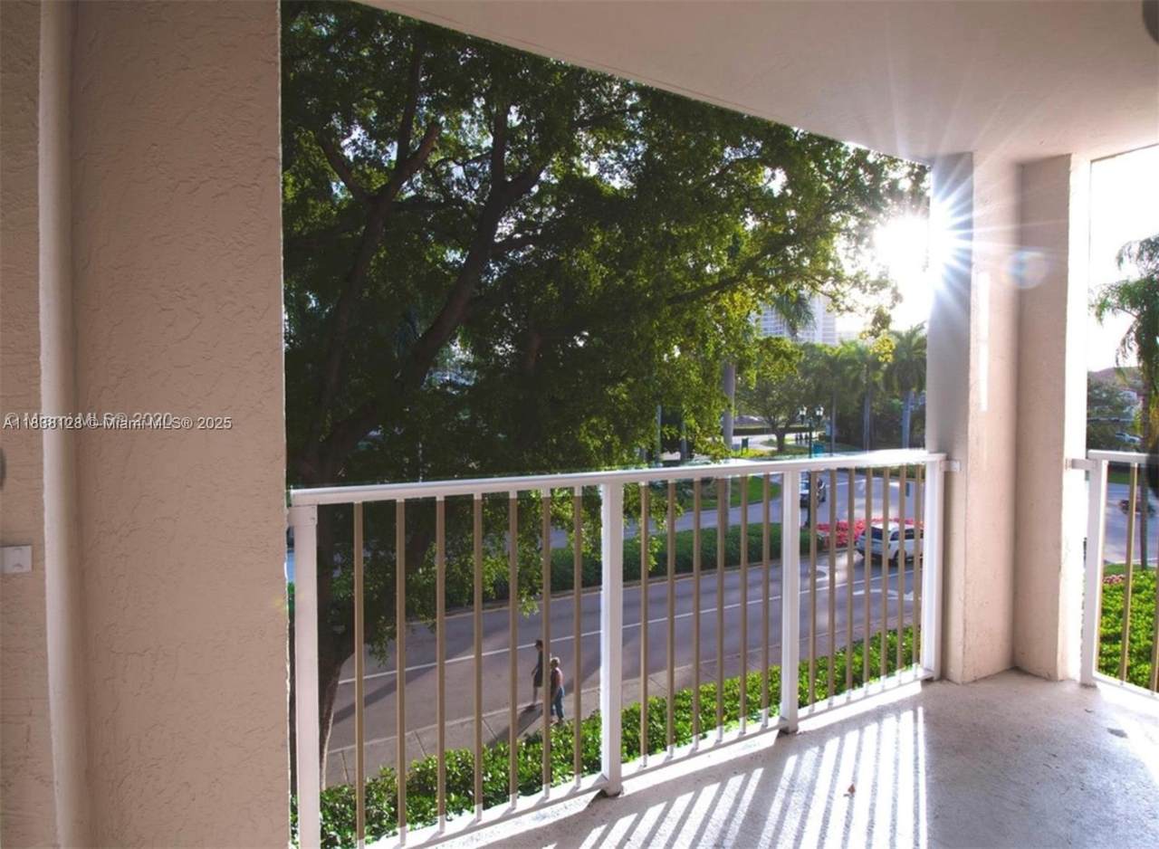 https://bt-photos.global.ssl.fastly.net/miami/1280_boomver_1_A11838128-2.jpg