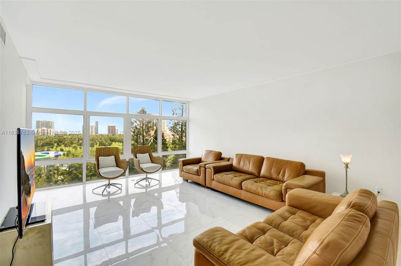 20100 Country Club Dr - Photo 1