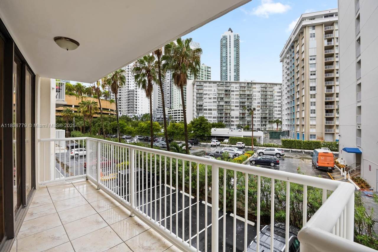 https://bt-photos.global.ssl.fastly.net/miami/1280_boomver_1_A11838779-2.jpg