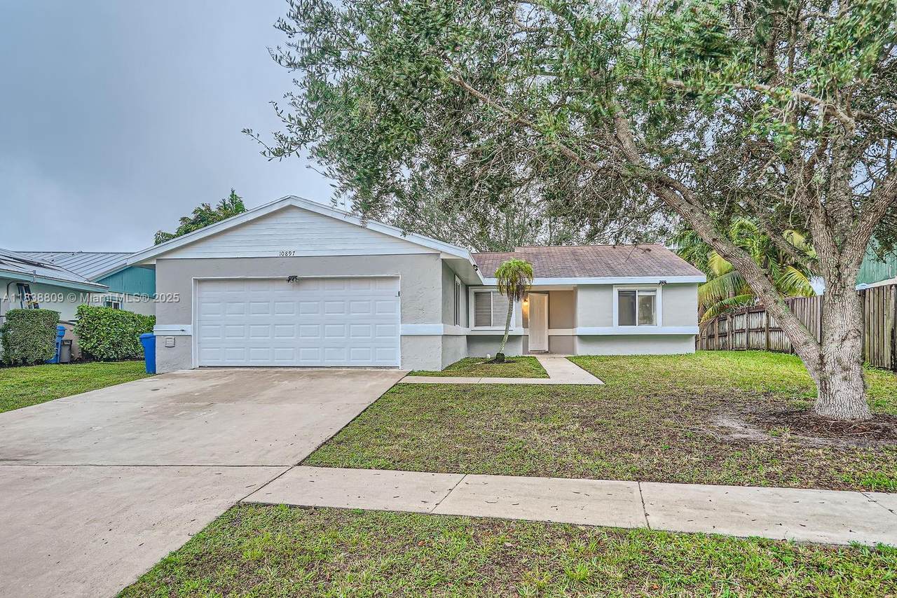 10897 Grandview Ct - Photo 1