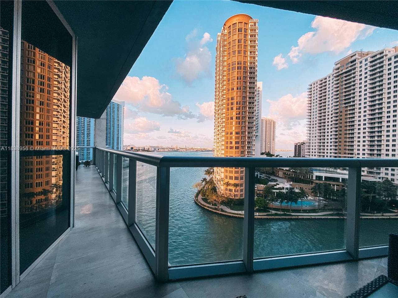 https://bt-photos.global.ssl.fastly.net/miami/1280_boomver_1_A11838956-2.jpg