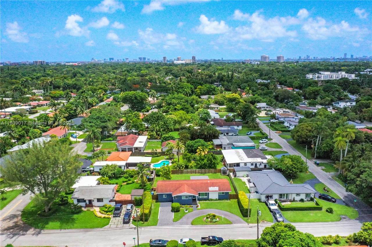 https://bt-photos.global.ssl.fastly.net/miami/1280_boomver_4_A11839017-2.jpg