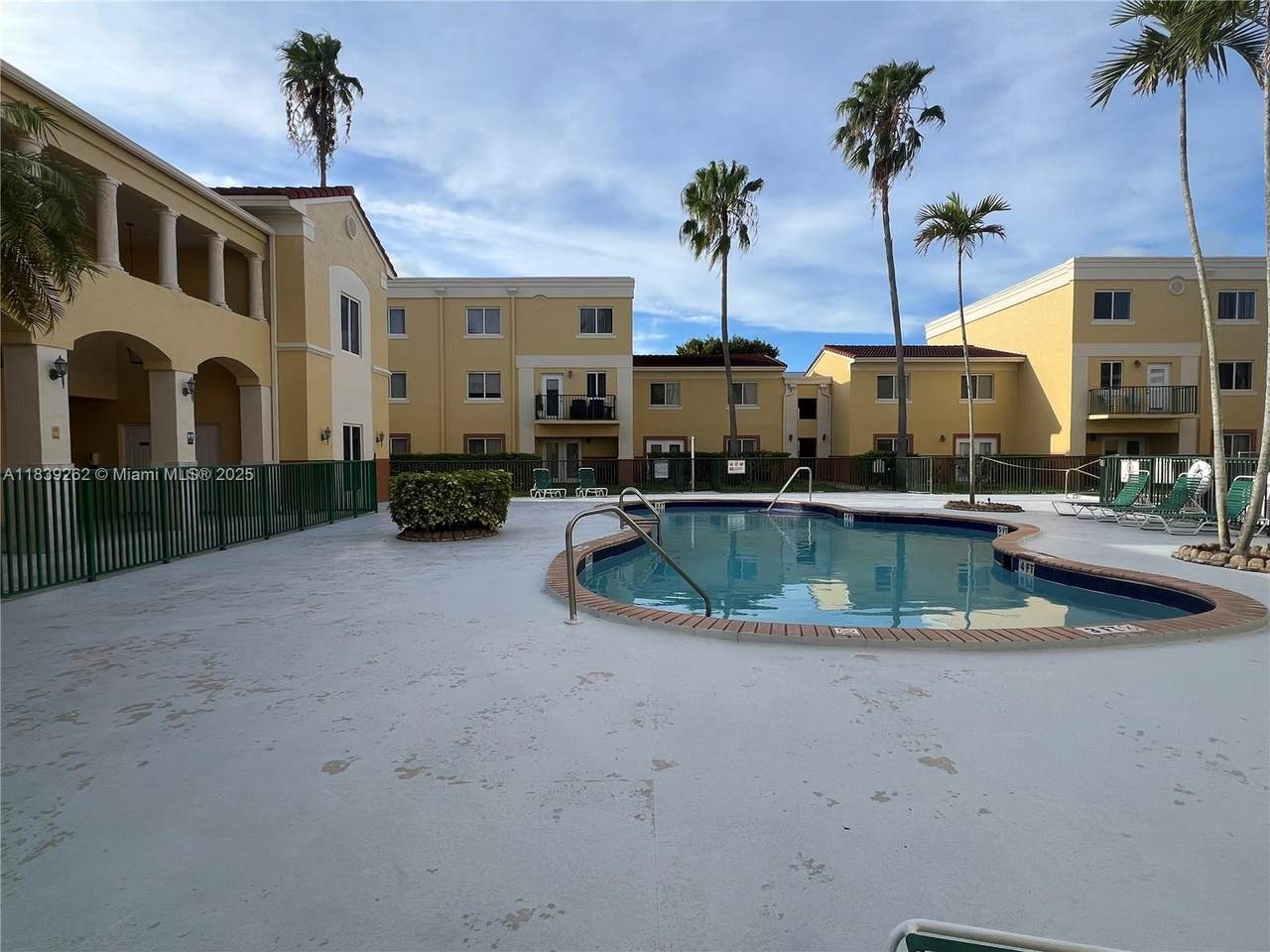 https://bt-photos.global.ssl.fastly.net/miami/1280_boomver_1_A11839262-2.jpg