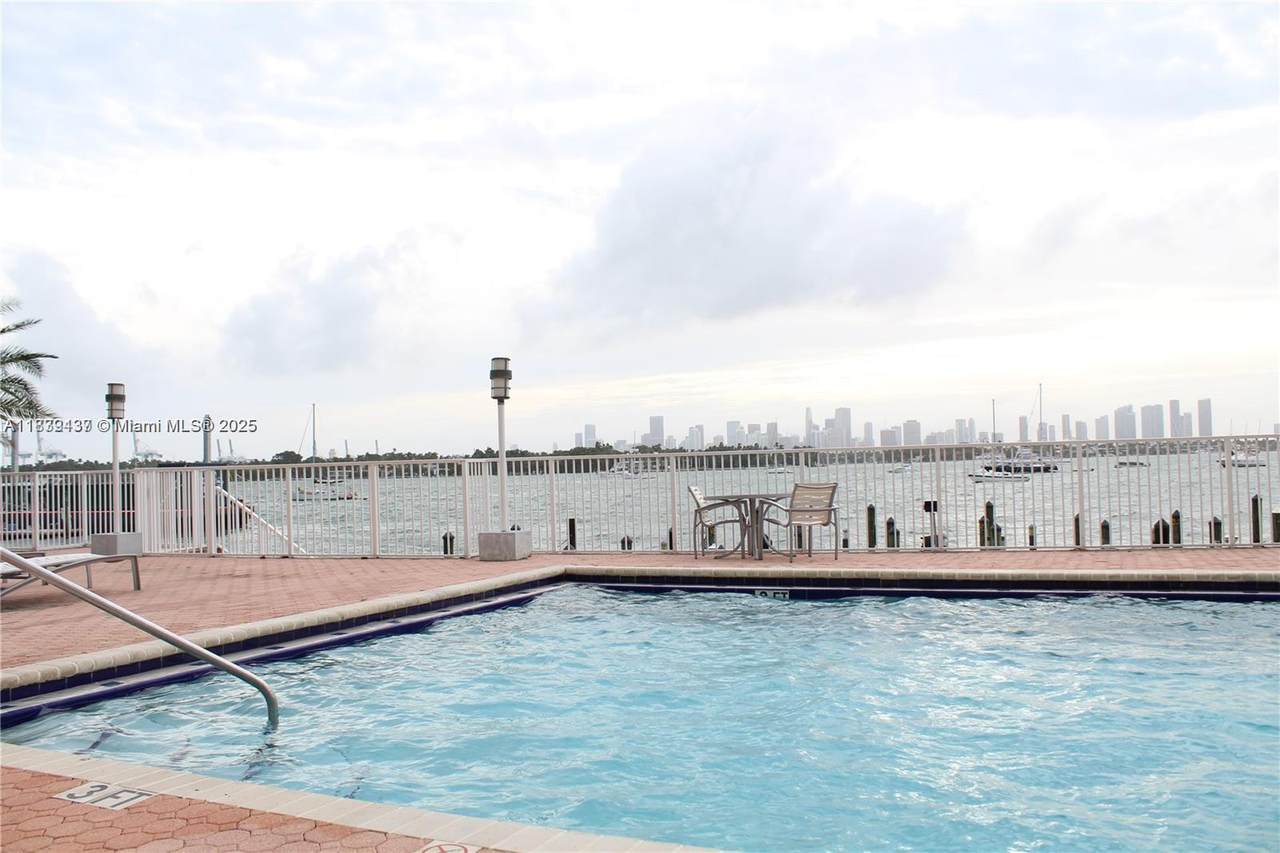 https://bt-photos.global.ssl.fastly.net/miami/1280_boomver_1_A11839437-2.jpg