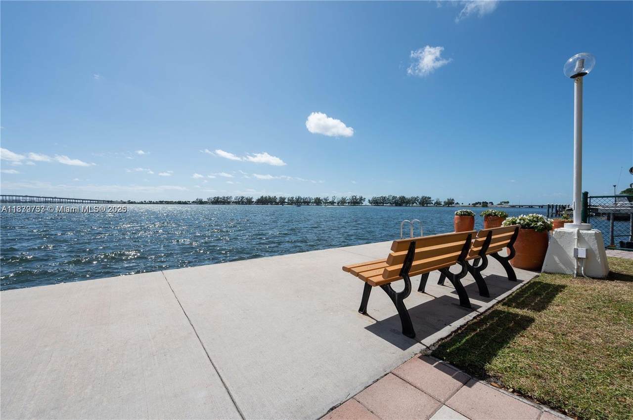 1925 Brickell Ave - Photo 1