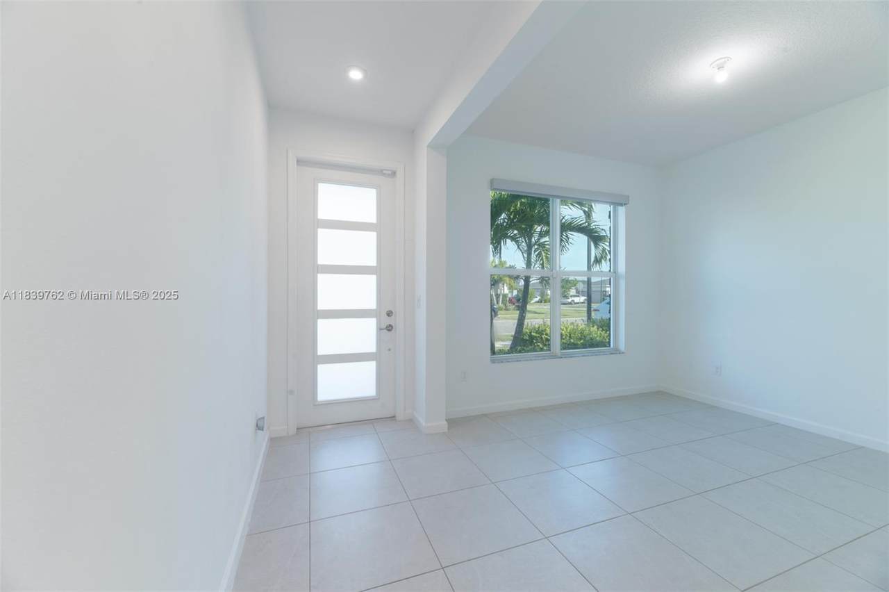 https://bt-photos.global.ssl.fastly.net/miami/1280_boomver_1_A11839762-2.jpg