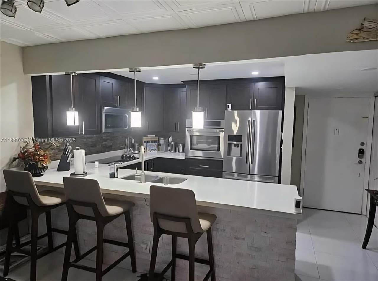 404 68th Ave - Photo 1