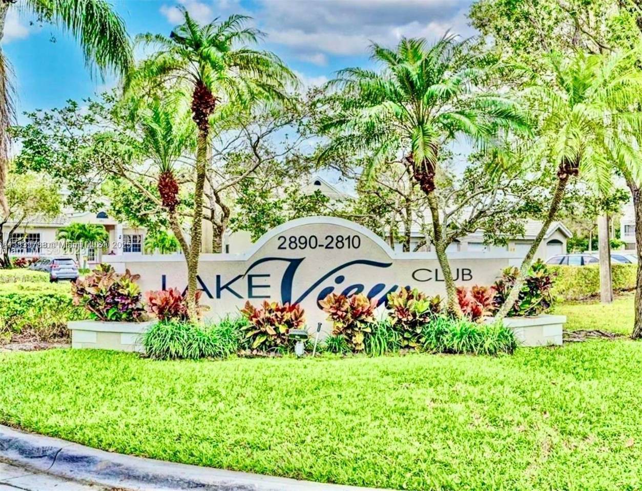 2820 Oakland Forest Dr - Photo 1