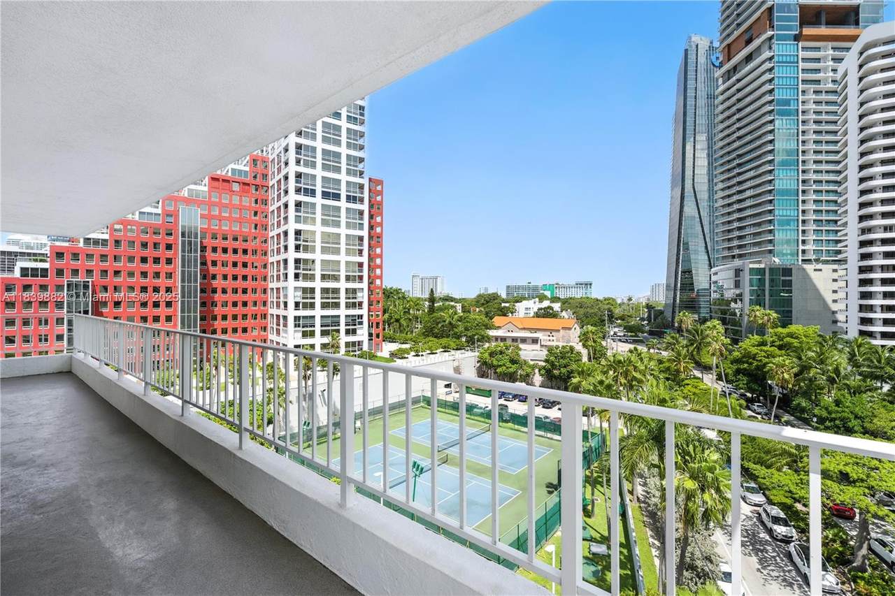 https://bt-photos.global.ssl.fastly.net/miami/1280_boomver_1_A11839882-2.jpg