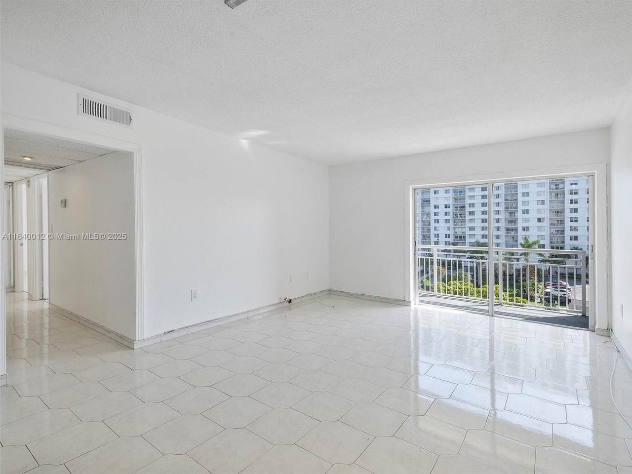 https://bt-photos.global.ssl.fastly.net/miami/1280_boomver_1_A11840012-2.jpg