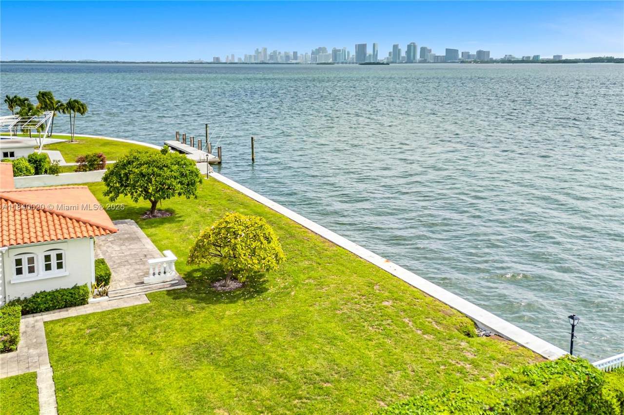 https://bt-photos.global.ssl.fastly.net/miami/1280_boomver_1_A11840020-2.jpg