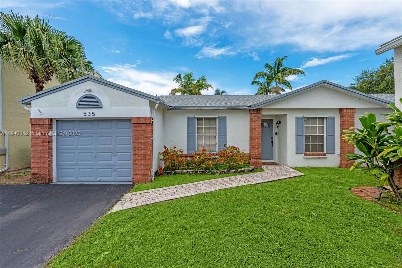 535 Radford Ter - Photo 1
