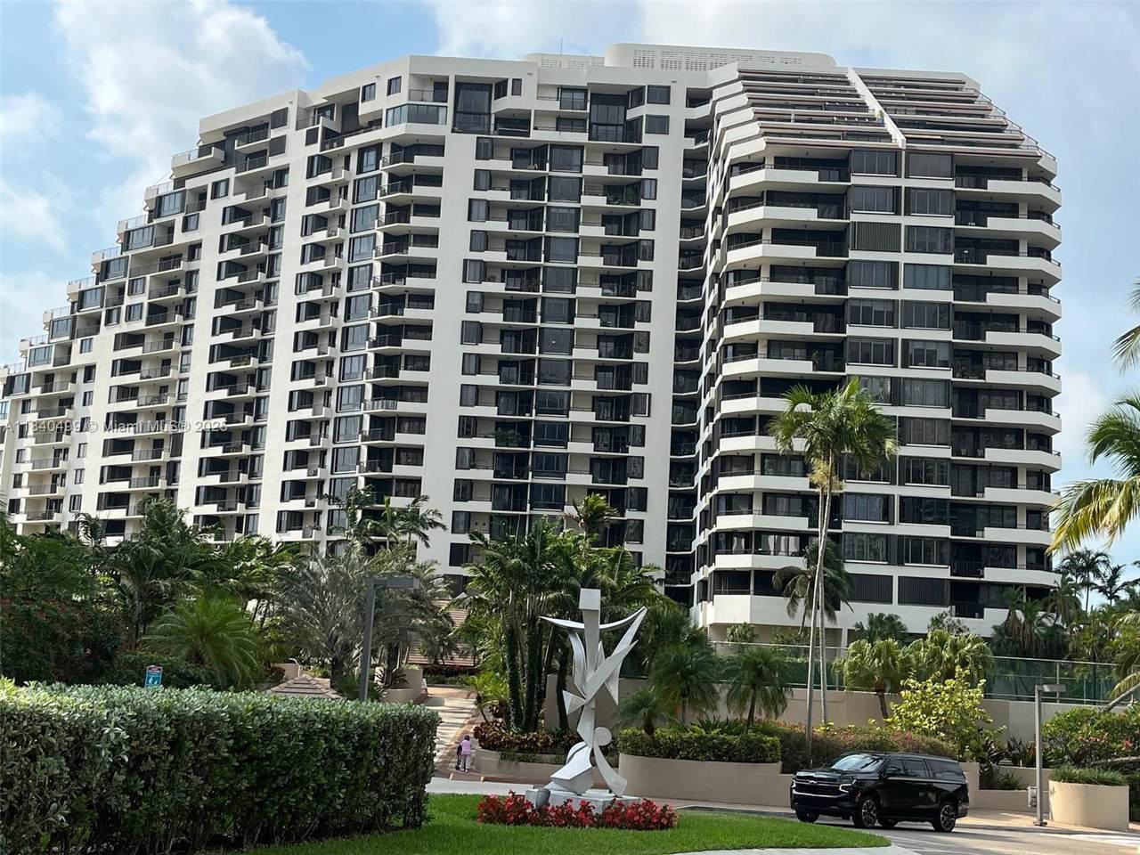 520 Brickell Key Dr - Photo 1