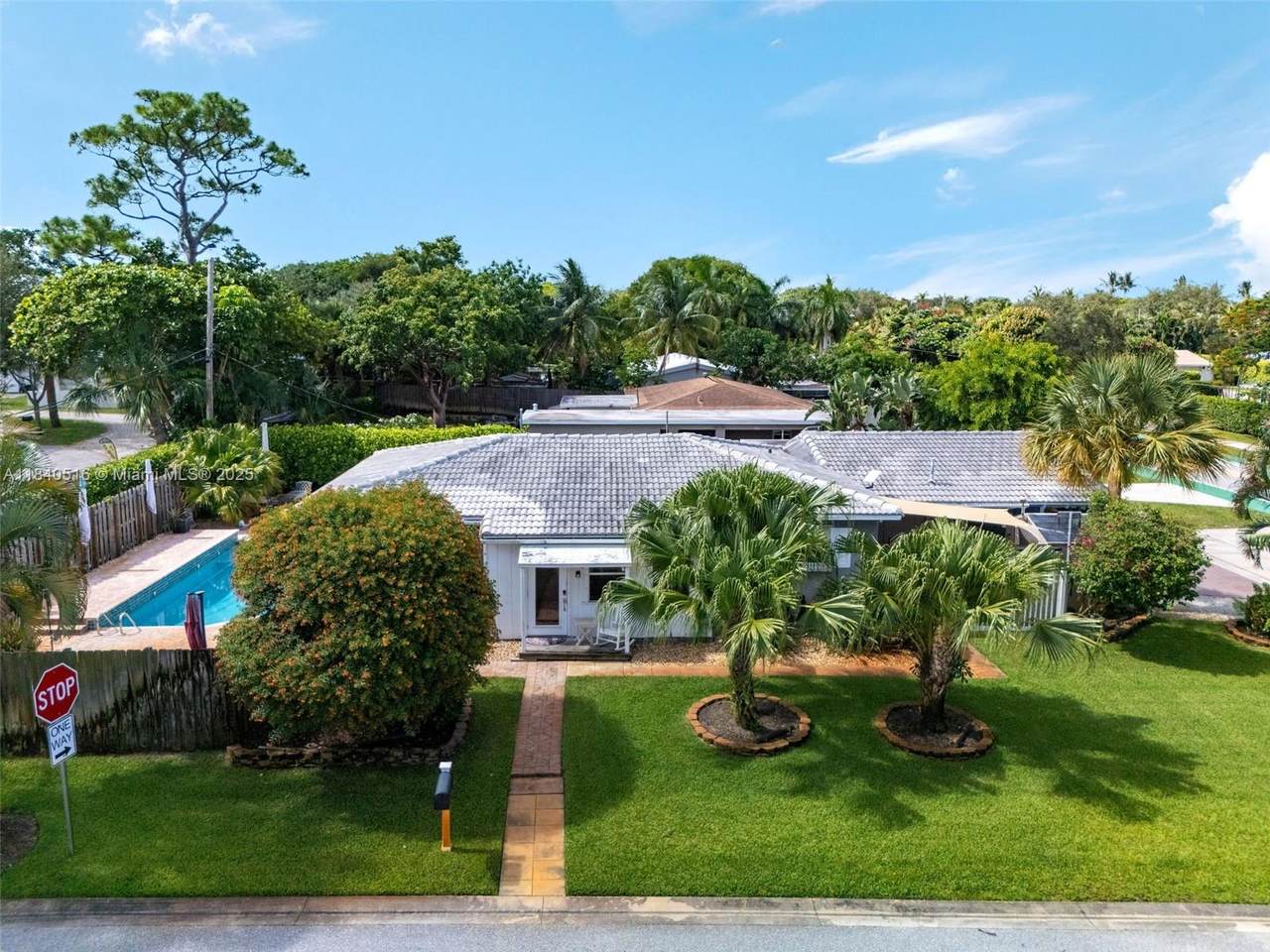 204 Seacrest Cir - Photo 1