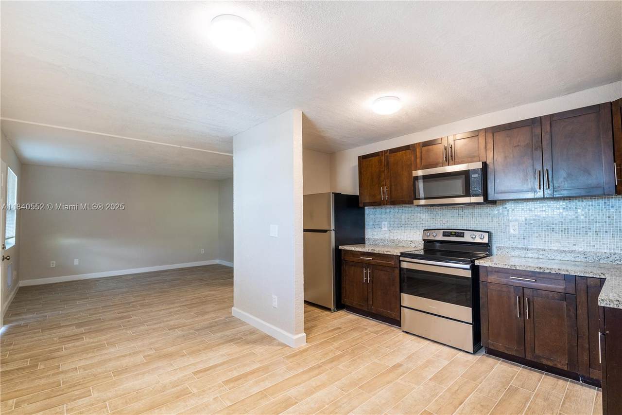 601 Flagler Ave - Photo 1