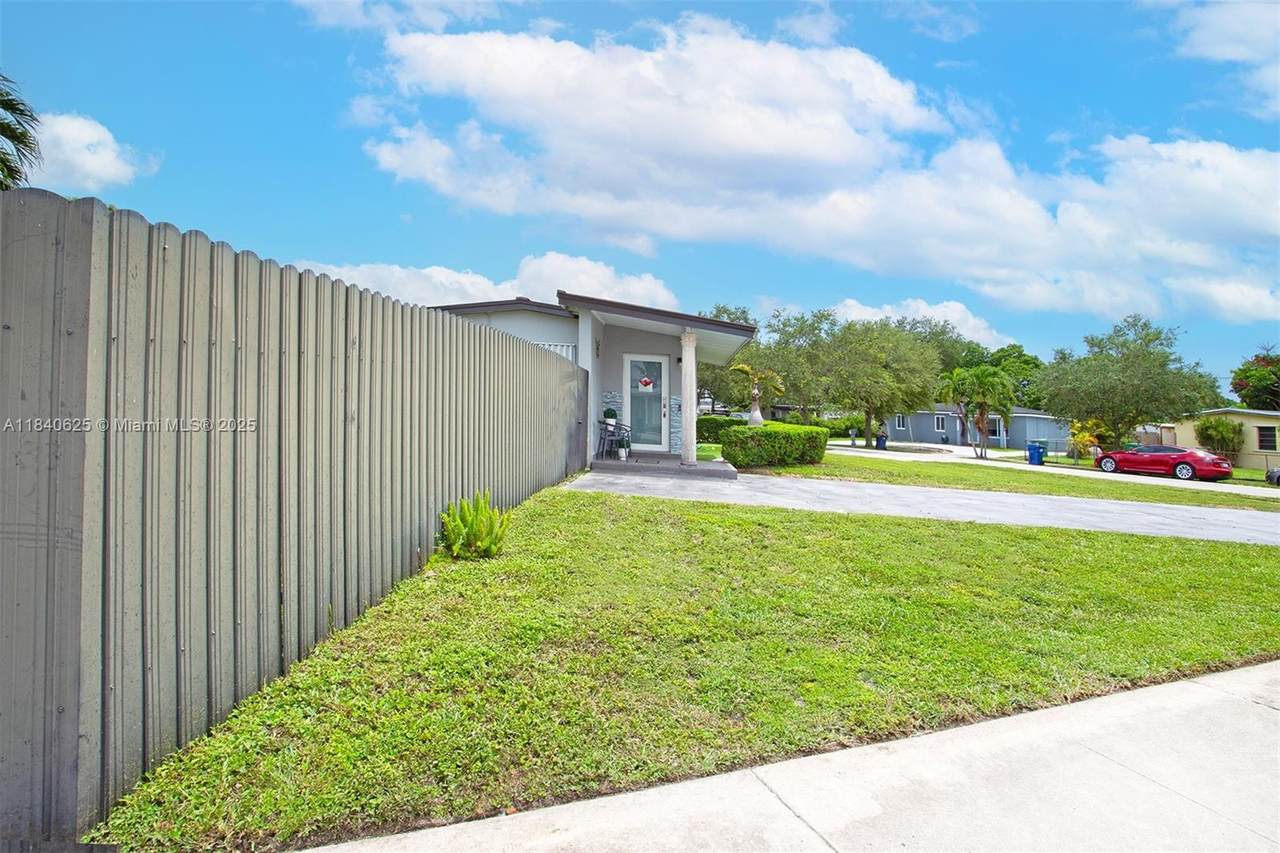 https://bt-photos.global.ssl.fastly.net/miami/1280_boomver_1_A11840625-2.jpg