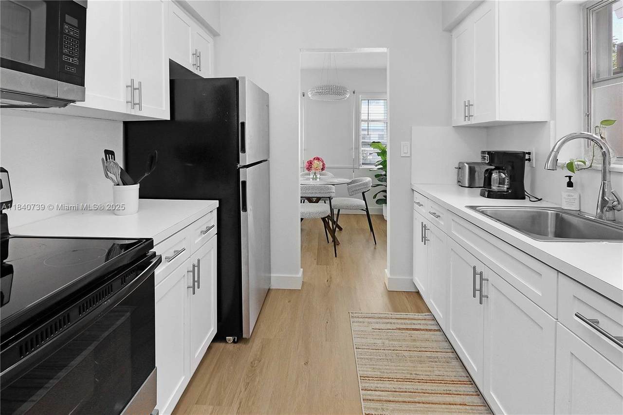 326 Van Buren St - Photo 1