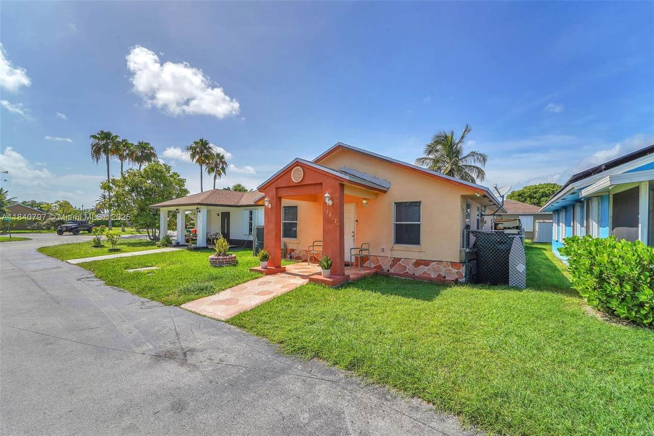 https://bt-photos.global.ssl.fastly.net/miami/1280_boomver_1_A11840797-2.jpg